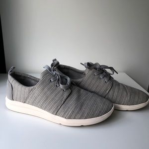 Toms sneakers